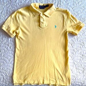 Boy’s Polo Shirt in yellow. Size M (10-12) Used twice. No stains or rips.